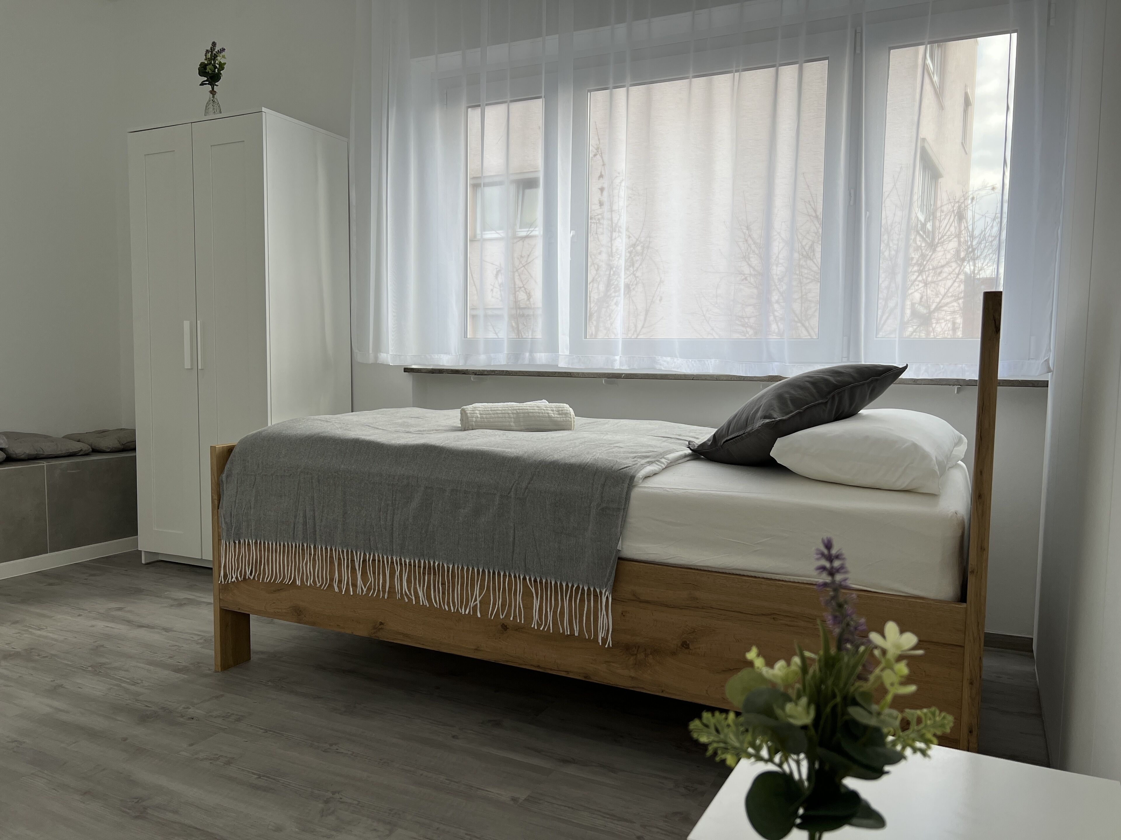4 Schlafzimmer, Schreibtisch, Bügeleisen/Bügelbrett, Reisekinderbett