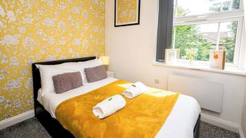 1 makuuhuone, työpöytä, silitysrauta/-lauta, Wi-Fi