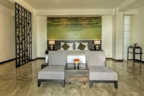 高级房 | 防过敏的被褥、迷你吧、客房内保险箱、特色家居