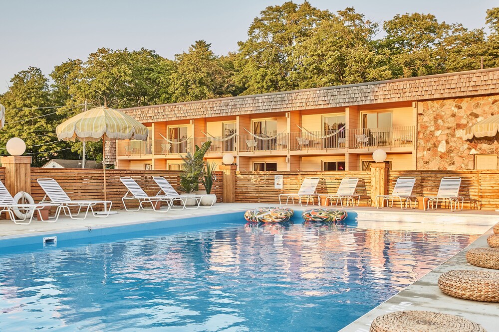 The June Motel Sauble Beach by null