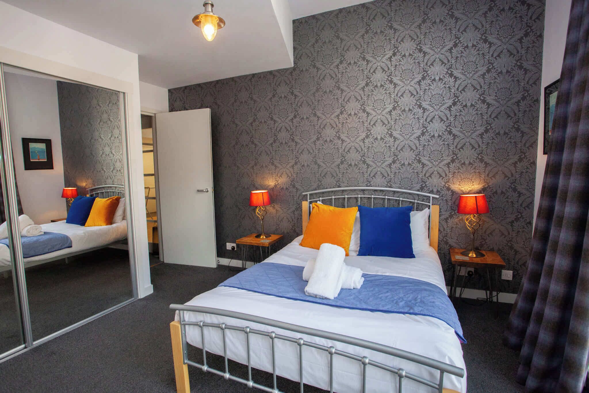 1 chambre, fer et planche à repasser, Wi-Fi, draps fournis