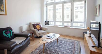 Art-Filled Sanctuary in Glasgow City