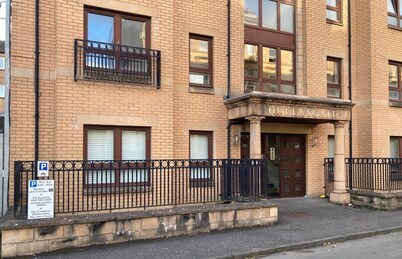 Spacious Art Flat in Glasgow's West End