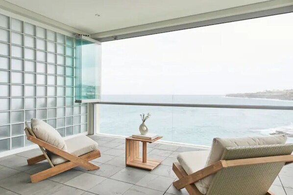 Property grounds - Oceanfront Tamarama Apartment: Best View in Sydney (Tamarama)