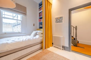 Casa básica, varias camas | 3 habitaciones y espacio para trabajar con laptop