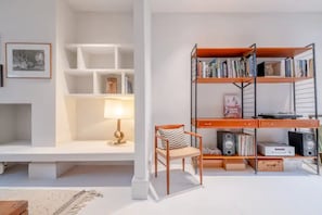 Casa básica, varias camas | Interior