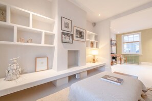 Casa básica, varias camas | Interior