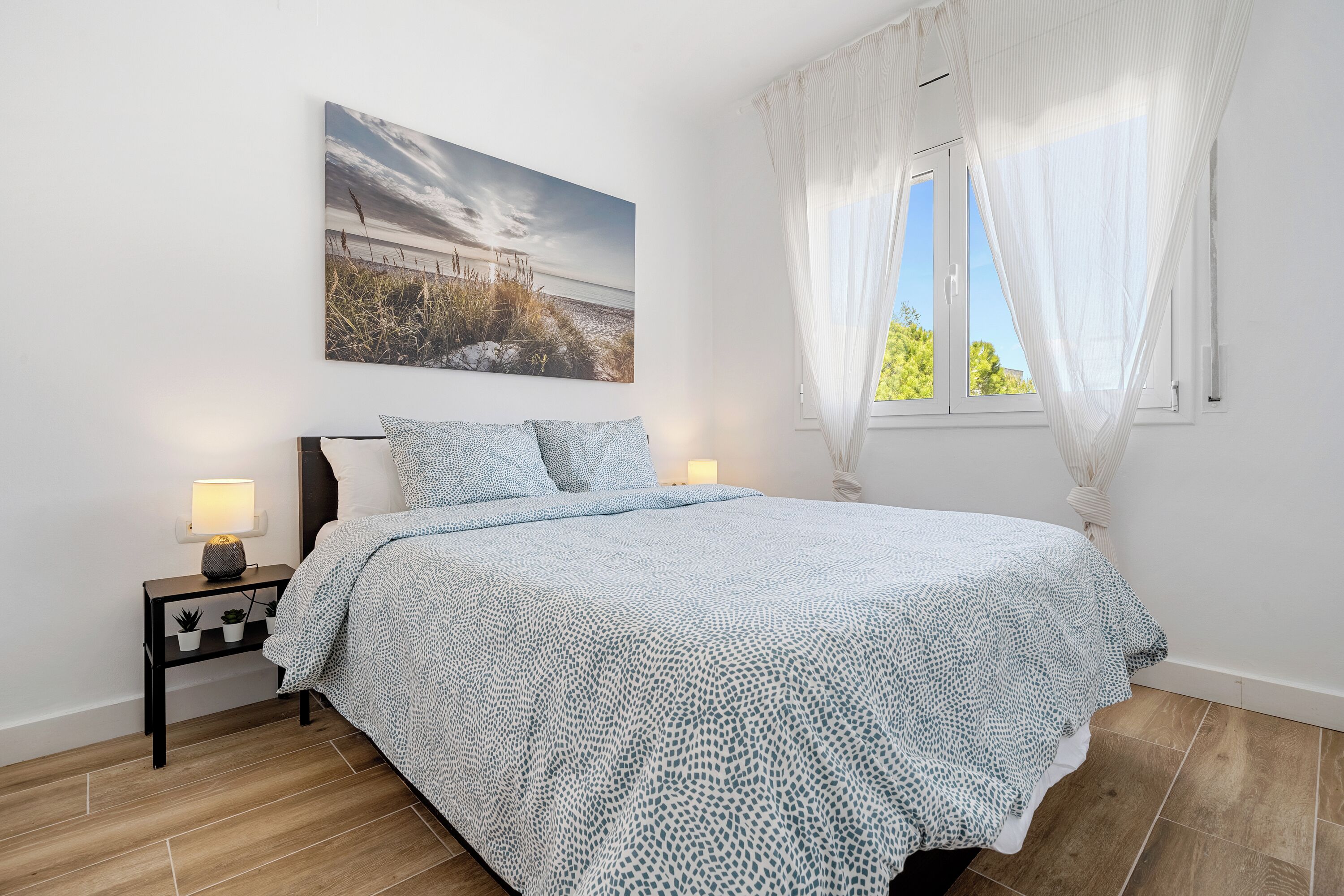 2 habitaciones, tabla de planchar con plancha y wifi gratis 