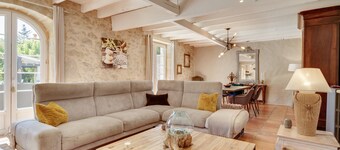 Villa 'La Maison Des Vignes' with Private Pool, Private Terrace and Wi-Fi