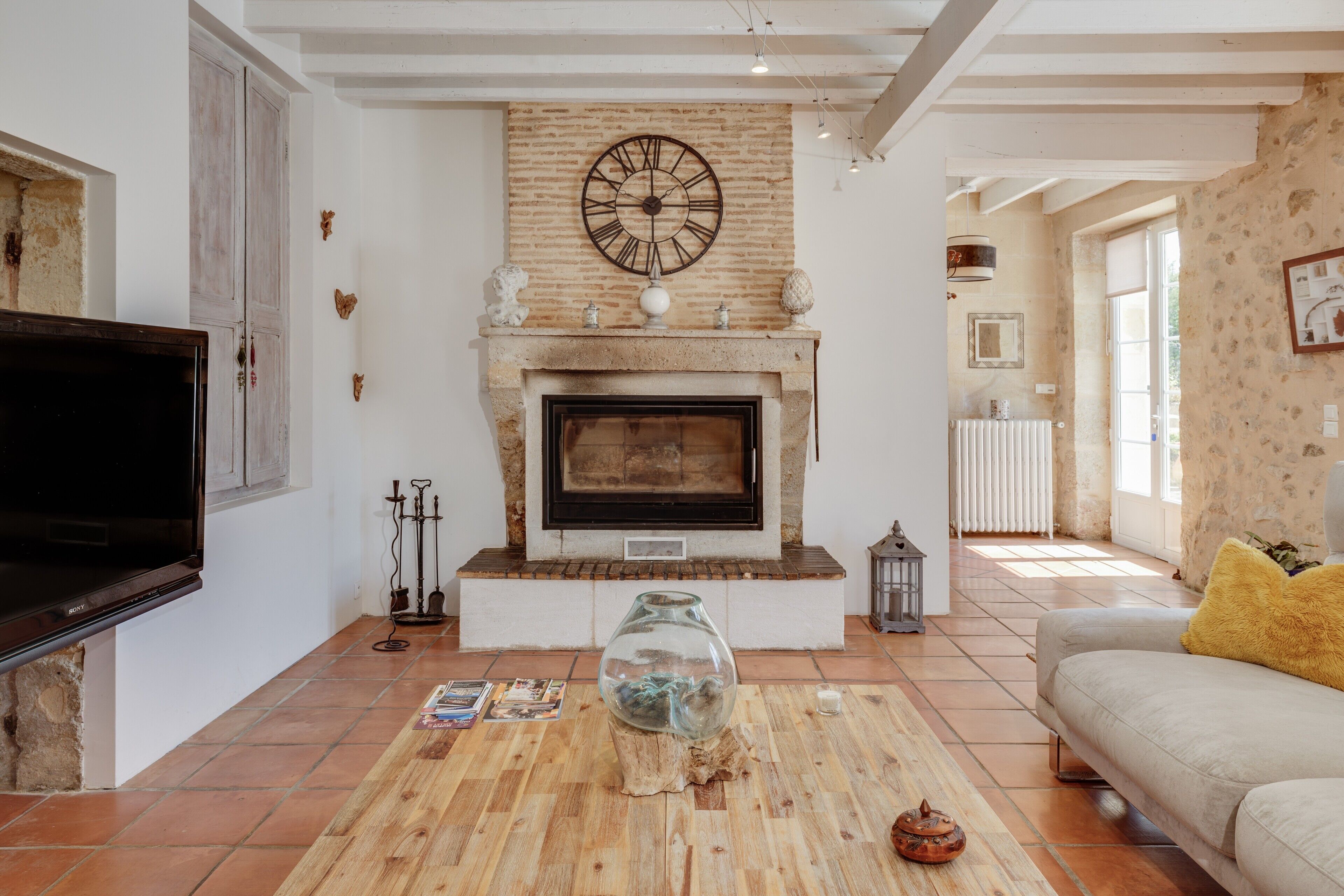 TV, fireplace, ping pong