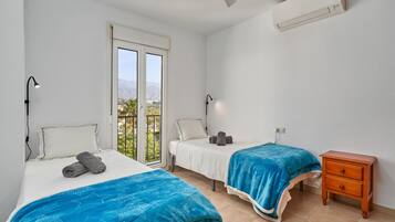 2 slaapkamers, een strijkplank/strijkijzer, gratis wifi, beddengoed