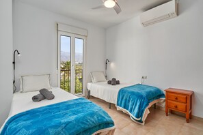 2 bedrooms, iron/ironing board, free WiFi, bed sheets - Apartment "Tropicana Casa Verde" with Sea View, Shared Pool & Wi-Fi (Nerja)