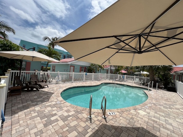 Een verwarmd zwembad