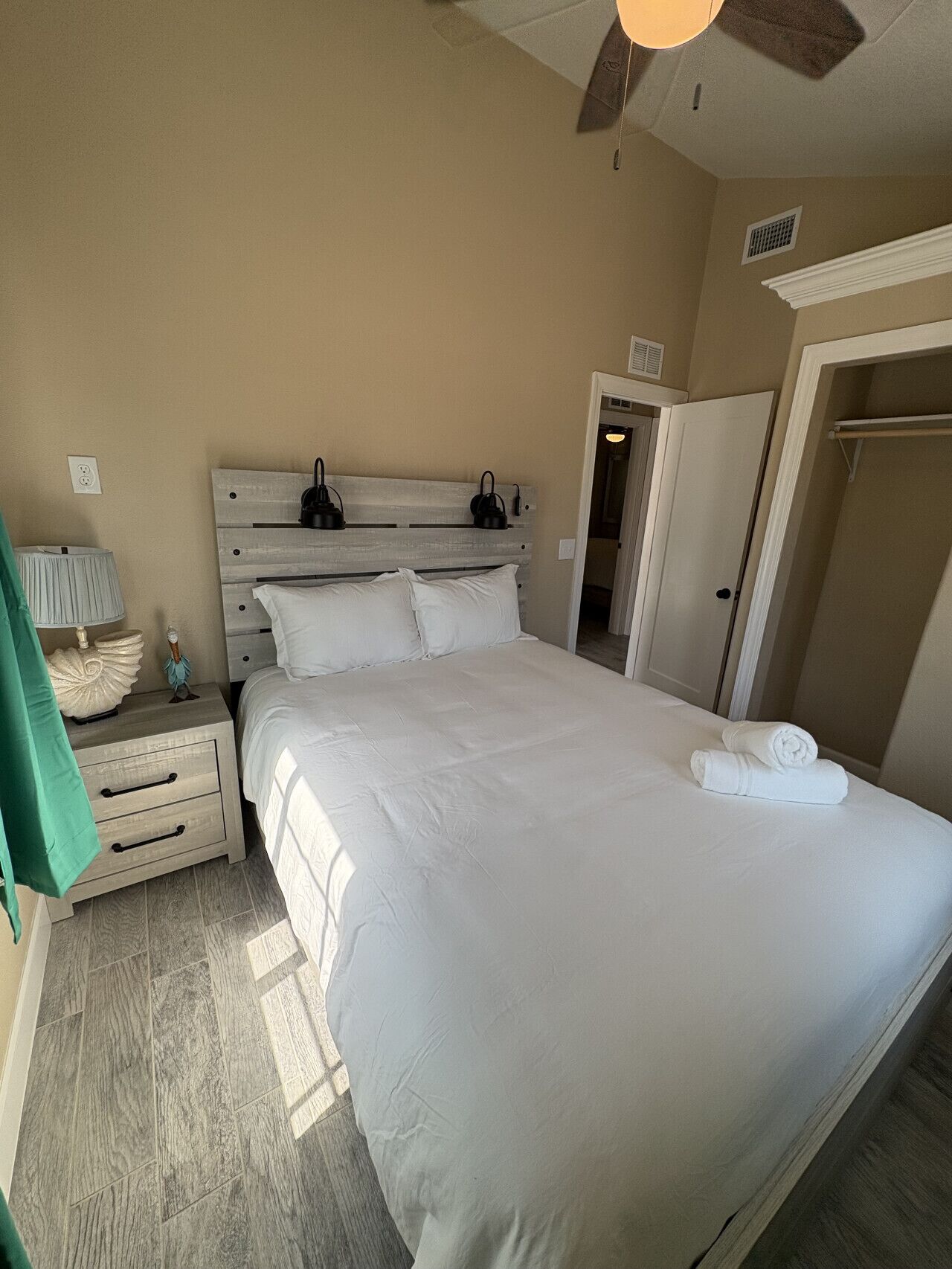 2 bedrooms, iron/ironing board, free WiFi, bed sheets