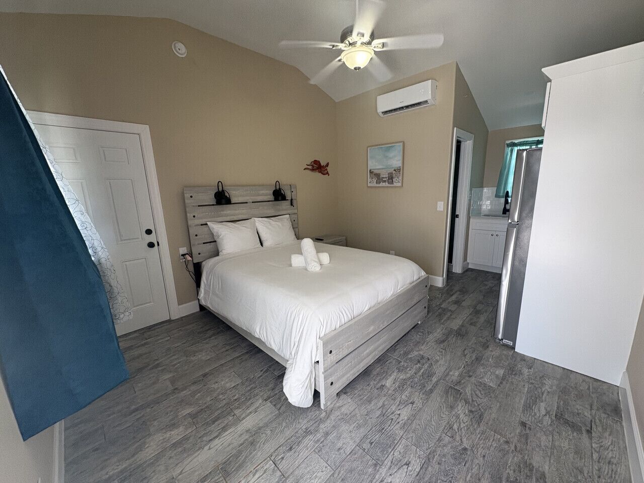 1 slaapkamer, een strijkplank/strijkijzer, gratis wifi, beddengoed