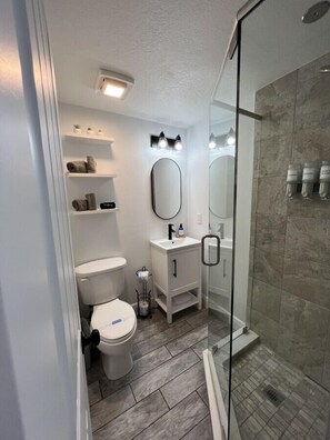 Hair dryer, towels - NEWLY RENOVATED Beach studio w/ pool view #3 (Treasure Island)