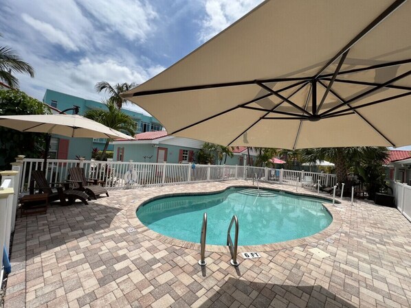 Een verwarmd zwembad