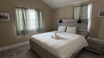 2 bedrooms, iron/ironing board, free WiFi, bed sheets