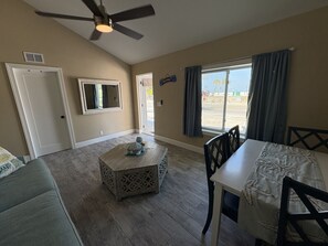 Smart TV - Oceanview daydream 2BR cottage #7 (Treasure Island)