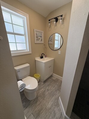 Sèche-cheveux, serviettes fournies