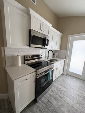 Fridge, microwave, oven, stovetop - Private 2BR bungalow #10 (Treasure Island)