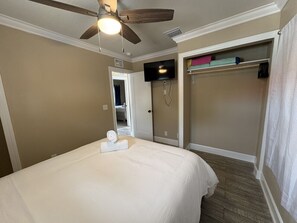 2 habitaciones, tabla de planchar con plancha y wifi gratis 