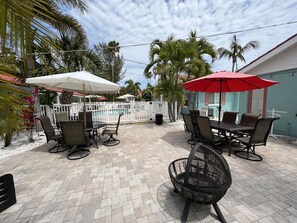 Outdoor dining - Poolside renovated studio w/ full kitchen #1 (St. Pete Beach)