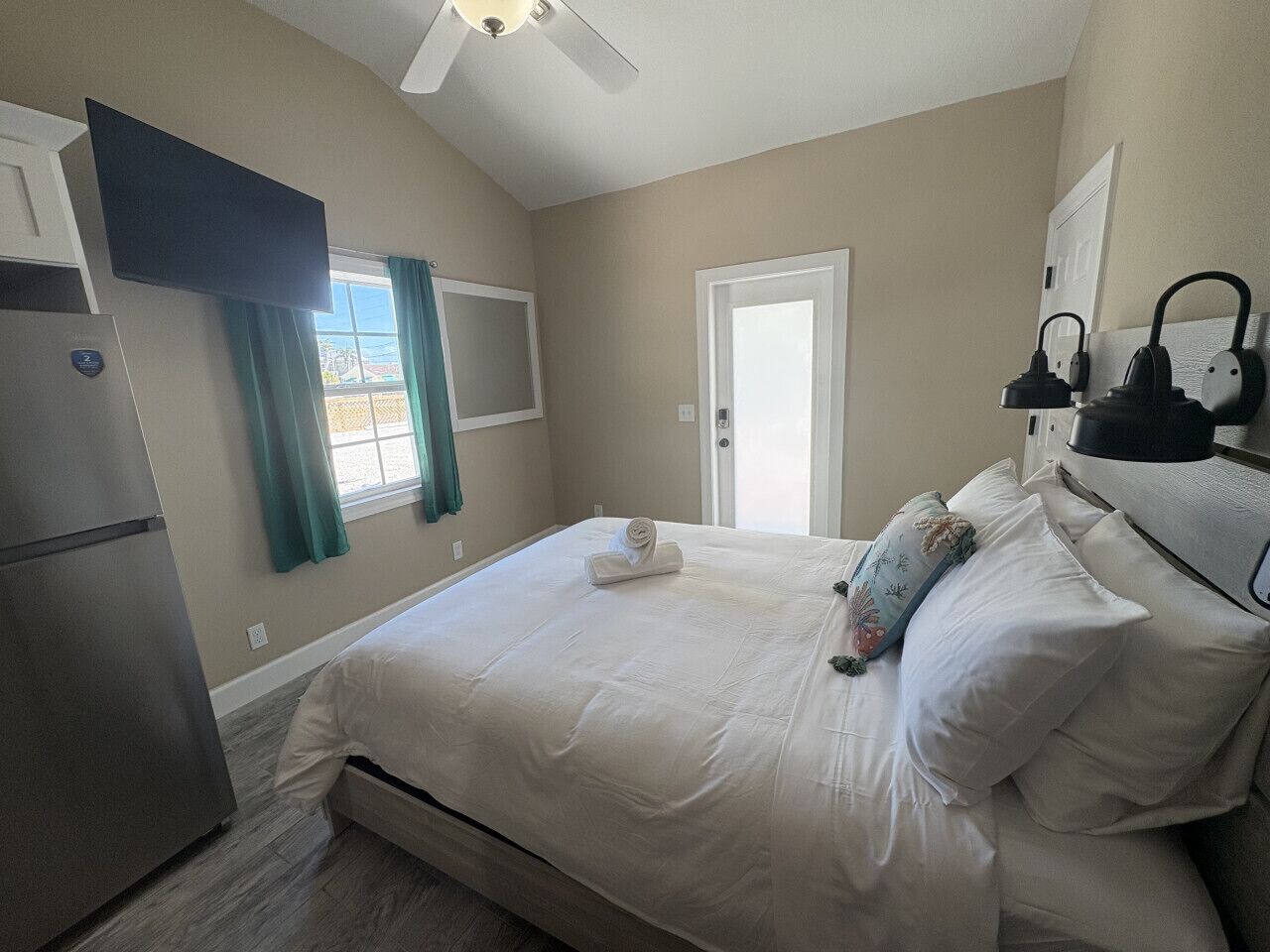 1 chambre, fer et planche à repasser, Wi-Fi gratuit, draps fournis