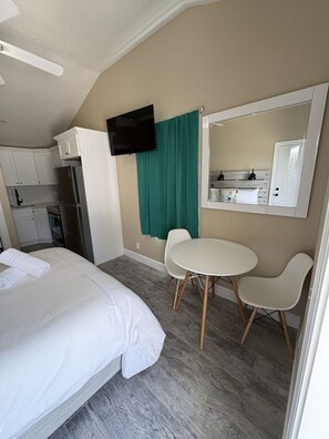 1 makuuhuone, silitysrauta/-lauta, ilmainen Wi-Fi, vuodevaatteet