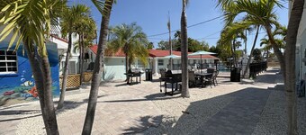 Sunshine Daydream Bungalow #12