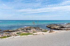Beach nearby - Casa del Riccio in Cozze: Seafront, Wi-Fi, Air Conditioning (Mola Di Bari)
