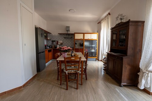 Holiday Home 'Casa Del Riccio' with Sea View, Wi-Fi and Air Conditioning