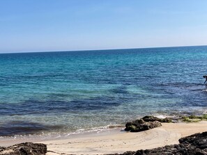 Una playa cerca