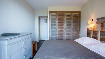 4 soverom, strykejern/-brett, wi-fi (inkludert) og sengetøy