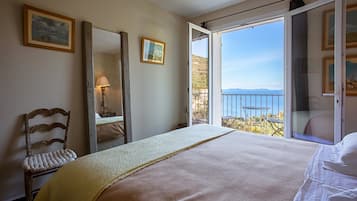 4 slaapkamers, een strijkplank/strijkijzer, gratis wifi, beddengoed