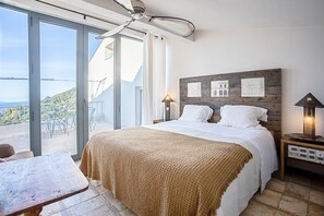 4 quartos, ferros/tábuas de passar roupa, Wi-Fi de cortesia