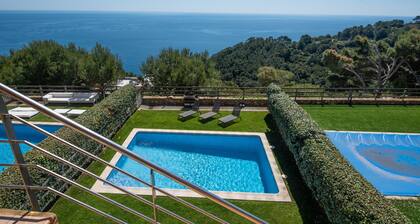 Holiday Home 'Casa Marbello - Begur' with Sea View, Pool, Terrace & Wi-Fi