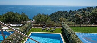 Holiday Home 'Casa Marbello - Begur' with Sea View, Pool, Terrace & Wi-Fi