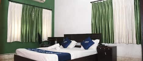 Iron/ironing board, free WiFi