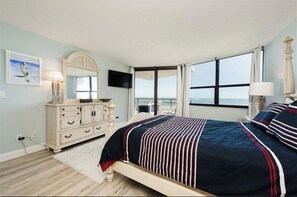 2 Schlafzimmer, Zimmersafe, Schreibtisch, Bügeleisen/Bügelbrett