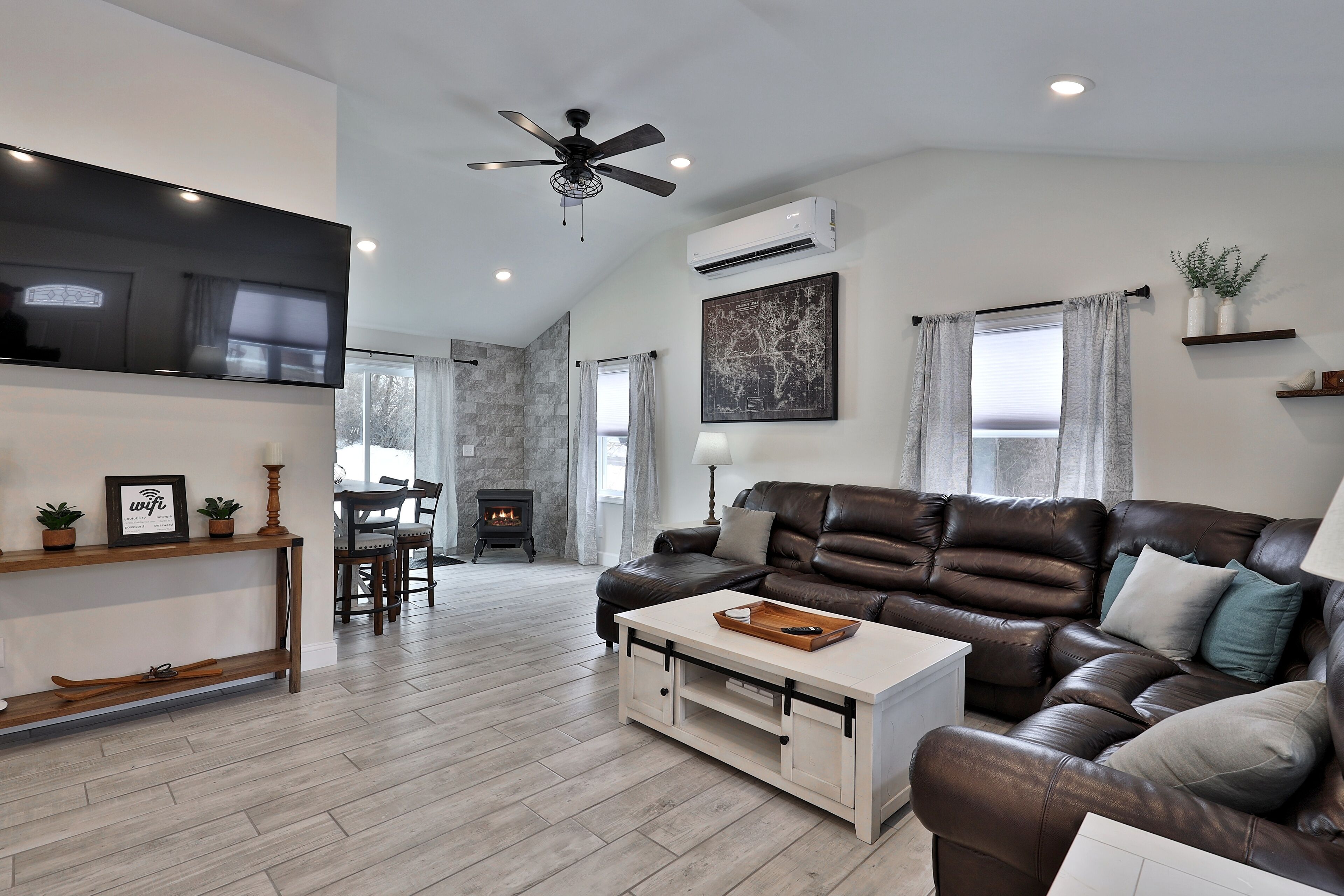 House, 2 Bedrooms | Living area