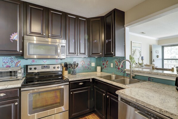 Fridge, microwave, dishwasher, coffee/tea maker