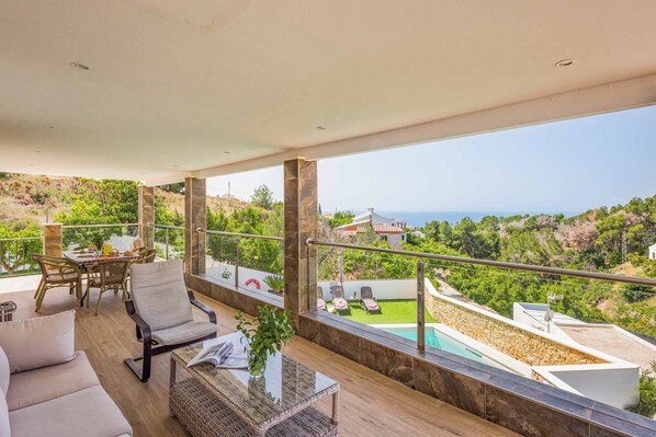 Outdoor dining - Villa Alberto - Four Bedroom Villa, Sleeps 8 (Frigiliana)