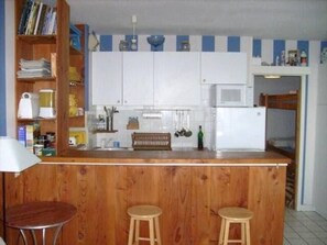 Fridge, microwave, oven, stovetop - Waterfront apartment (La Baule-Escoublac)