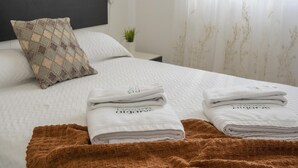 Unclassified image, 2 of 28, button - M - Bedroom 4 at Martin & Tomas Guesthouse (Lagos)