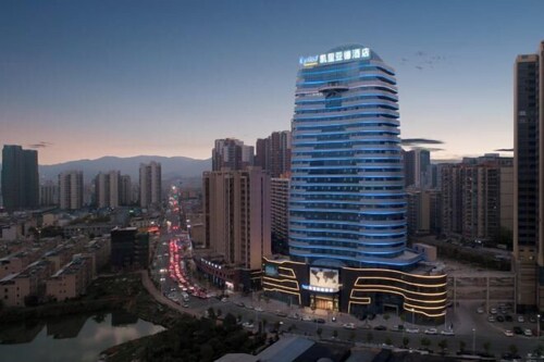 Kyriad Marvelous Hotel (Heyuan Wanlongcheng)