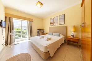 Free WiFi, bed sheets, wheelchair access
