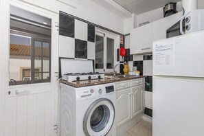 Private kitchen - A59 - The Old Walls Studio in Downtown Lagos (Lagos)