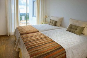 3 bedrooms, iron/ironing board, WiFi, bed sheets - Villa Areias I - Beautiful landscape garden (Estoi)