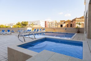 Pool - B67 - Palmeiras Sunflower Apartment (Lagos)